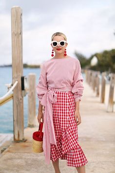 Atlantic - Pacific // Blair Eadie in Bermuda Diy Outfits, Blair Eadie, Looks Street Style, Fashion Weeks, Pink Outfits, Looks Style, Outfit Casual, Street Styles