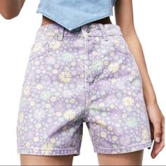 Zara Purple Flower Denim Shorts Never Worn! Spring Denim Shorts, Zara Leather Pants, Floral Denim Shorts, Purple Streetwear, High Waisted Denim Shorts, Types Of Jeans, Black High Waisted Shorts, Black And White Shorts, Zara Shorts