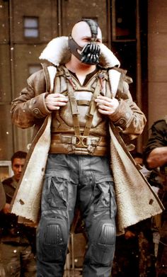 The Dark Knight Rises.............  Tom Hardy as Bane Tom Hardy Variations, Villain Dresses, Dc Villains