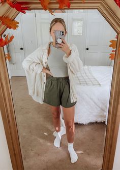 Casual Comfy Summer Outfits, Lazy Spring Outfits, Neutral Spring Outfit, Postpartum Wardrobe, Sweater Over Dress, Casual Mom Style, Mom Fits, Spring Outfits Dresses