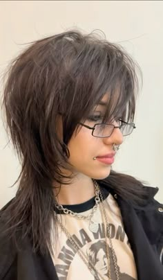 Scene Shag Hair, Scene Hair Back View, Medium Length Spiky Hair Women, Mullets Women, Leyera Haircut, Shag Haircut With Glasses, Shag Wolfcut, Long Edgy Haircut, Choppy Long Hair