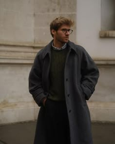 Old Money Outfits Ideas For Men | Old Money Aesthetic & 80s Men's Fashion | Men’s 80s Fashion (Style, Trends & Brands) | Old Money Outfits Men Inspo Mens Turtleneck Outfits, Turtleneck Outfit Men, Long Coat Men, Mens Turtleneck