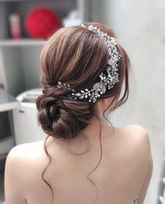 Messy Bun For Engagement, Low Knot Hairstyle, Hair Bun Style For Gown, Reception Bun Hairstyles, Law Bun Hairstyle, Wedding Hair Styles Low Bun, Hairstyle With Gowns, Buns For Indian Wedding