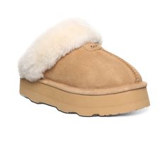 Did someone say "throwback"? Because Bearpaw did and they gave us the super cute Retro Loki for all the 70's, 80's, and 90's vibes! Suede upper, Easy slip-on entry, Flat heel, Classic round toe, Full sheepskin footbed, Lightweight 1 1/2 inch retro platform EVA outsole, Sheepskin footbed, Sheepskin collar, Bearpaw® branding details, Treated with BearCoat™ Rain & Stain Repellent | Women's Bearpaw Retro Loki Platform Winter Clog Slippers Shoes in Iced Coffee Size 7 Bear Paws Boots, Bearpaw Slippers, Winter Clogs, Sleep Drink, Cat Slippers, Super Fly, Retro Fashion Women, Coffee Sizes, Clog Slippers