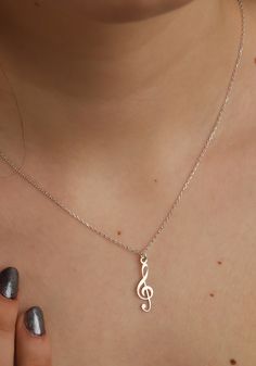 925K Sterling Silver Treble Clef Necklace, Dainty Music Necklace, Minimalist Treble Clef Jewelry, Music Teacher Gift, Music Jewelry ♡ PRODUCT FEATURES  The Silver Unalome Necklace is our own design and is meticulously and carefully prepared in our workshop. The perfect gift for yourself and your loved ones. - Material: 925 sterling silver - Pendant height:2.2 cm - Pendant width: 0.7 cm - Necklace length: 16 - 18 - 20 inches (40 - 45 - 50 cm)  - Color Options: Silver, Yellow Gold, Rose Gold - Cha Treble Clef Jewelry, Chef Necklace, Treble Clef Necklace, Music Necklace, Unique Silver Jewelry, Music Teacher Gifts, Animal Necklace, Musical Jewelry