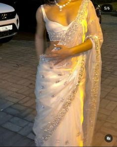 White Sari, Fancy Sarees Party Wear, Traditional Indian Dress, Desi Fashion Casual, Saree Designs Party Wear, Salwar Kamiz, Indian Dresses Traditional