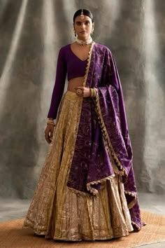 Purple linen blouse with a silver gold panelled lampi lehenga. Comes with linen dupatta enhanced with block print and intricate zardosi dabka embroidery. Dabka Embroidery, Golden Lehenga, Gold Lehenga, Purple Linen, Desi Clothes, Indian Couture, Purple Blouse, Linen Color, Chaniya Choli