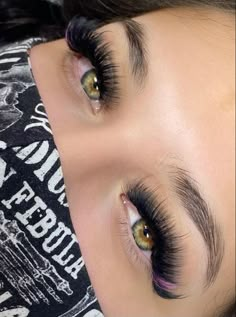 Cashmere Lashes Extensions, Lash Extensions With Pink In Them, Lashes With A Pop Of Color, Colored Lash Extensions Pink, Lashes Extensions With Color, Volume Lash Extensions With Color