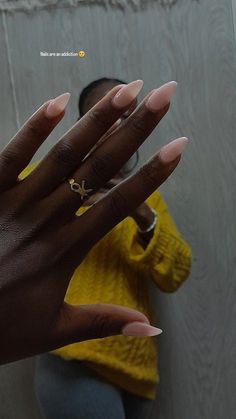 Simple Nail Ideas Dip Powder, Natural Almond Acrylic Nails Classy, Fresh Set Nails Aesthetic, Plain Classy Nails, Gel X Nails Extension, Short Acrylic Nails Oval Simple, Oval Short Nails Ideas, Almond Nails Plain, Plain Acrylic Nails Almond