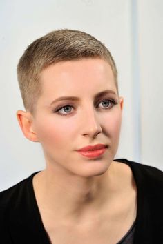 Buzz Haircut, Buzz Cut Women, Half Shaved Hair, Short Hair Pixie Cuts