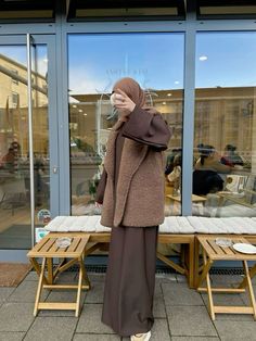 Fashion Inspo Casual, Modest Winter Outfits, Modest Outfits Muslim, Muslimah Fashion Casual, Outfits Muslim, Celebrity Prom Dresses, Modest Hijab, Parisienne Style, Modest Dresses Fashion