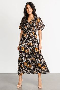 Say hello to your new favorite dress! The Hathaway Midi Dress features a Black floral print, button-up front, and comfortable year-round fit. Dress Semi Formal, Dress Professional, Tulle Maxi Dress, Oasis Dress, Notched Neckline, Baltic Born, Midi Dress Style, Velvet Maxi Dress, Midi Dress Black