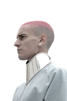 X_tYle // pink Future Fashion Futuristic, Futuristic Hair, Neck Brace, Futuristic Style, Cyberpunk Fashion, Futuristic Fashion, Men Model, Future Fashion