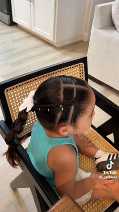Ponytail Toddler Hairstyles, Toddler Hairstyles Girl Ponytails, Easy Hairstyles For Toddlers, Toddler Easy Hairstyles, Toddler Pigtail Styles, How To Style Toddler Hair, Bow Hairstyle Pigtails, Hairstyles For Toddlers With Curly Hair, Pigtails With One Bow