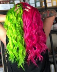 Half Colored Hair, Two Color Hair, Half And Half Hair, Split Dye, Cute Hair Colors, Neon Hair