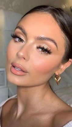 BROW TREND SOAP BROWS | NATURAL MAKEUP Teknik Makeup, Prom Eyes, Wedding Eyes, Natural Prom Makeup, Mekap Mata, Wedding Eye Makeup, Glam Wedding Makeup, Prom Eye Makeup, Prom Makeup Looks