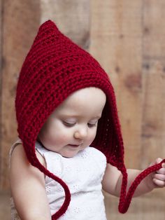 Red wine pixie elf hat by Two Seaside Babes Baby Crochet Christmas, Crochet Pixie Hat, Baby Bonnet Crochet Pattern, Blythe Bebek, Crochet Elf Hat, Crochet Christmas Hats, Awesome Crochet, Crochet Baby Bonnet, Bear Patterns