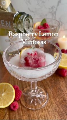 Sparkle up your brunch with this refreshing Raspberry Lemon Mimosa recipe! 🍋🍹 Bursting with fruity flavors, it's the perfect way to elevate your weekend gatherings. Cheers to sunshine sips and delightful moments! ☀️🥂 Lemon Mimosa, Yummy Alcoholic Drinks, Summer Cocktail Recipes, Mixed Drinks Recipes, Lemon Raspberry