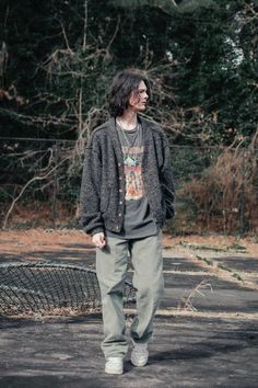 Grundy Outfits Men, Retro Outfits Male, 90s Seattle Grunge Fashion, Handsome Clothes For Men, Grunge Mens Clothing, Modern Grunge Outfits Men, Men Style Grunge, Men’s 90s Grunge Fashion, Modern Clothes Men