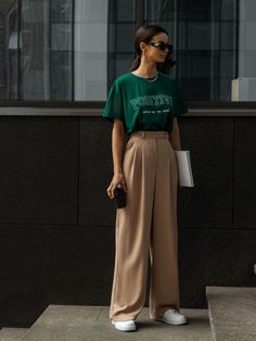 Looks Street Style, Outfit Trends, Tshirt Outfits, Online Fashion Stores, Casual Style Outfits, Looks Style, Mode Inspiration