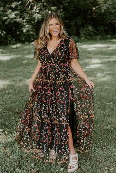 ECB Exclusive: Dreamy Floral Maxi Dress, Black – Everyday Chic Boutique Black Floor-length Maxi Dress For Fall, Black Flowy Maxi Dress For Prom, Black Flowy Maxi Dress For Fall, Black Floral Print Maxi Dress For Fall, Bohemian Evening Maxi Dress For Fall, Floor-length Fall Dresses For Prom, Floor-length Fall Prom Dress, Black Floral Print Maxi Dress For Prom, Black Floral Print Floor-length Maxi Dress