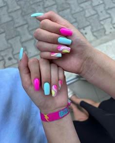 Summer Nails 2023, Spring Acrylic Nails, Nails Art Designs, Simple Gel Nails, Summery Nails, Cute Gel Nails, Acrylic Nails Coffin Short, Neon Nails, Nails 2023