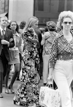 70s New York, London 60s, Vintage Fashion 70s, 60s Fashion Vintage, College Wardrobe, Swinging London, 70’s Style, 60s 70s Fashion, Mode Hippie