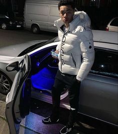 Black Drip Outfit Men, Drip Outfit Men Black, Outfit Men Aesthetic, Car Outfit, Bubble Jacket Men, Drippy Outfit, Nba Outfit, Men Aesthetic, Estilo Swag