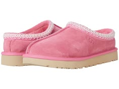 UGG Tasman - Women's Shoes : Pink Rose : The Tasman always fits tight at first especially if someone has a high instep or high volume foot. It does stretch out over time. If you are in between sizes, please size up or down based on the volume of your foot and height of your instep. Take the suede UGG Tasman slip-on from weekday lounging to a Saturday excursion! Features a Tasman trim and a raw seam down the center with an embossed UGG logo at lateral side. Luxurious sheepskin lining for breathab Light Pink Tasman Uggs, Ugg Slippers Pink, Pink Tasman Uggs, Light Pink Uggs, Luxury Items Women, Stuff To Get For Christmas, Preppy Uggs, Tasman Outfit, Pink Cute Stuff