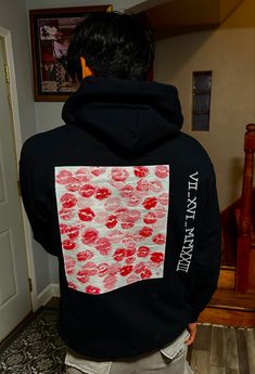 kiss hoodie, diy, relationship, crafts, gifts, kiss print, designer. Lipstick Hoodie For Bf, Kiss Sweatshirt For Boyfriend, Kiss Diy Hoodie, Lipstick Sweatshirt For Bf, Kiss Print Hoodie For Boyfriend, Kissed Shirt Diy, Kiss Hoodie Tik Tok Trend, Custom Hoodie Ideas For Boyfriend, Gift Ideas For Lover