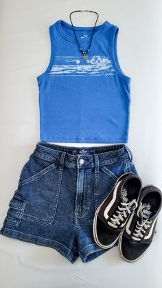 #Hollister #outfit #clothes #aesthetic #beachgirl #coconutgirl #blue #inspo #vans #highrise #lookbook #cropped Alt Summer, Outfits Alt, Hollister Clothes, Outfits Asian, Vintage Summer Outfits, Outfits Amazon, Stylish Tips, Latest Summer Fashion, Outfit Ideas For Summer