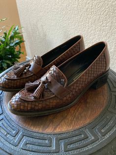 "Excellent condition woven leather with tassel loafer.  Cole Haan Women's 7.5 10\" length 3.25\" ball of foot width" Roberto Cavalli Sunglasses, Womens Loafers, Linen Crops, Cole Haan Women, Feb 4, Tassel Loafers, Denver Co, Cole Haan Shoes, Vintage Cotton