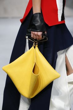 Marni Spring 2016 Ready-to-Wear Accessories Photos - Vogue Quilting Bag, Sac Michael Kors, Don Pedro, Art Bags, Michael Kors Outlet, Mk Bags, Handbag Heaven, Woman Bags Handbags, Unique Bags