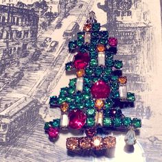 *Rare* Vintage 1950’s Albert Weiss 6 Candle Tree Pin Brooch, Signed. Highly Collectible Book Piece. This Is The Largest Of 3 Different Made “The Weiss Trio”. Emerald Green Rhinestones With 6 Clear Baguette Candles Accented With Rhinestone Flames, Large Red Rhinestone Ornaments. All Prong Set. The Clear Baguettes Are Quite Dull And Have Reflected This In The Price. I Leave Cleaning To New Owner To Prevent Damage. Rhinestone Ornaments, Book Pieces, Candle Tree, Book Signing, Red Rhinestone, Pin Brooch, Emerald Green, Prong Setting, Brooch Pin