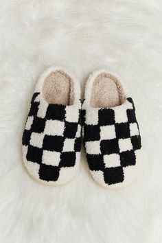 Crafted with premium-quality soft plush material, these slippers wrap your feet in cozy warmth, making them an ideal choice for indoor relaxation. The charming checkered print adds a touch of elegance and fun to your loungewear, making you feel stylish even at home. With a durable, non-slip sole, these slippers ensure steady footing, making them a reliable companion for everyday use. Embrace comfort and fashion with these delightful winter slippers! Type: Slippers Pattern type: Checkered Style: Slippers Aesthetic, Faux Fur Top, Fur Top, Tiktok Outfits, Slide Slippers, Checkered Print, Winter Slippers, Slippers Pattern, Checker Print