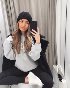 Kate Hutchins, Casual Ootd, Neutral Style, Jeans Outfits, Nice Clothes, Fall Clothing, Lazy Day Outfits, Autumn Outfits, 2020 Fashion