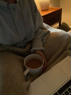 coffee in bed, fall aesthetic, rainy morning, cozy Rainy Morning Coffee, Coffee Fall Aesthetic, Bed Kind, Morning Bed, Morning School, Home Decor Ideas Bedroom, End Table With Drawer, Early Morning Coffee