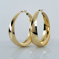 Brand New Women's Large Chunky Hoop Earrings Genuine 14k Gold Plated Sterling Silver 2.5" Size Comfortable & Lightweight Retail Price $350 Buy With Confidence From A Trusted Seller With A 99%+ Feedback Rating! A0194 (Id-1337-) Chunky Hoops Earrings, Sweet 16 Gift Ideas, Gold Chunky Earrings, Big Gold Earrings, Gold Earrings Hoops, Big Earrings Gold, Prom Outfit Ideas, Chunky Gold Earrings, Julie Thomas