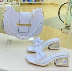 Aesthetic Footwear, Stylish Shoes Heels, Elegant Shoes Heels, Casual Shoes Women Sneakers, African Wear Styles For Men, Pretty Sandals, Luxury Bags Collection, Pretty Shoes Sneakers, Shoes Heels Classy