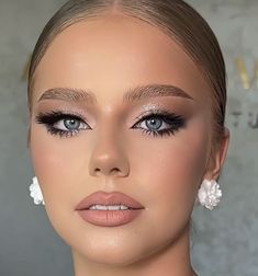 Shimmer Eye Makeup For Bride, Ball Makeup Looks Blue Eyes, Makeup Inspo For Silver Dress, Makeup That Goes With Silver Dress, Silver Makeup Looks Full Face, Natural Sliver Makeup, Deb Ball Makeup, Prom Make Up With Blue Dress, White Prom Dress Makeup Ideas