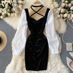 White Velvet Dress, ماثيو ماكونهي, Halter Party Dress, White Long Sleeve Dress, Party Dress Long Sleeve, Long White Dress, Black N White Dress, Patchwork Dress, Looks Vintage