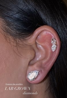 Kylie Jenner Earrings, Classy Ear Piercings, Ear Piercing Ideas Aesthetic, Kylie Jenner Ear Piercings, Jewelry Stack, Pretty Ear Piercings, Earring Inspo, Pretty Accessories