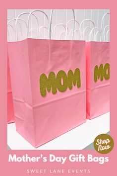 mother's day gift bags with the words mom on them