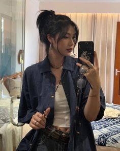 Outfits With Black Jeans Summer, Korea Summer Outfit, Soft Tomboy, Masculine Outfit Ideas, How To Have Style, Outfit Dark, Alt Clothes, Japan Trip, Beauty Stuff