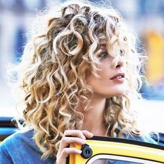 Cool Haircuts For Girls, Highlights Curly, Blond Ombre, Bangs Curly, Haircuts For Curly Hair, Hair Bangs, Hair Styles 2017, Girl Haircuts, Short Hairstyle