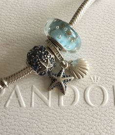 Blue Pandora Bracelet, Pandora Bracelet Aesthetic, Bracelet Aesthetic, Pandora Bracelet Charms Ideas, Pandora Bracelet Designs, Bracelet Pandora, Wrist Jewelry, Jewelry Accessories Ideas, Dope Jewelry