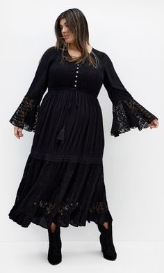 Tisha Lace Maxi Dress - black Plus Size Witch Fashion, Plus Size Witch, Dark Boho Fashion, Spooky Wedding, Plus Size Lace Dress, Witch Style, Plus Size Maxi Dress, Denim Short Dresses, Boho Style Outfits