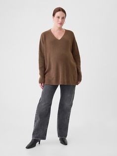 Maternity V-Neck Sweater Gap V-neck Fall Sweater, Gap V-neck Tops For Fall, Casual V-neck Sweater By Gap, Gap Long Sleeve Knit Tops, Casual Gap V-neck Sweater, Maternity Styles, Gap Maternity, Brand Collaboration, Support People