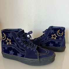 Disney Mickey Mouse’s 90th Birthday Vans Navy Suede Never Worn I’m Excellent Condition Size: 8.5w Vans Aesthetic, Sick Clothes, Custom Painted Shoes, Custom Design Shoes, Vans Blue, Funky Outfits, Costume Shoes, Little Outfits, 90th Birthday