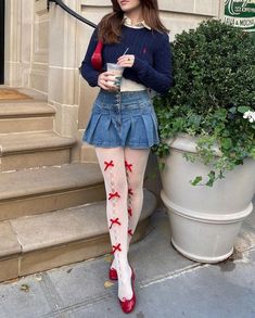 White Tights Outfit, Snow White Outfits, Princess Inspired Outfits, Disney Princess Outfits, Disneyland Outfits, White Tights, Tights Outfit, Modern Outfits